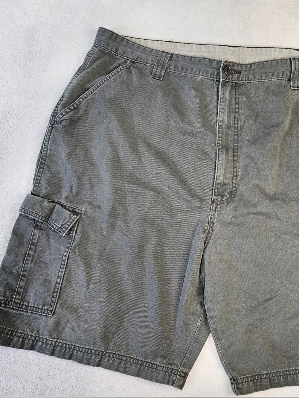 Wrangler Men's Charcoal Gray Cargo Shorts - Utility Pocket Design